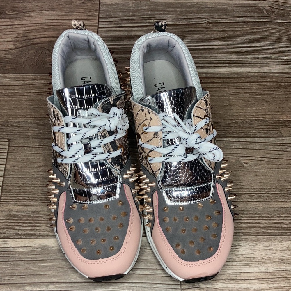 Bella Chic Sneakers - Picture 6 of 10